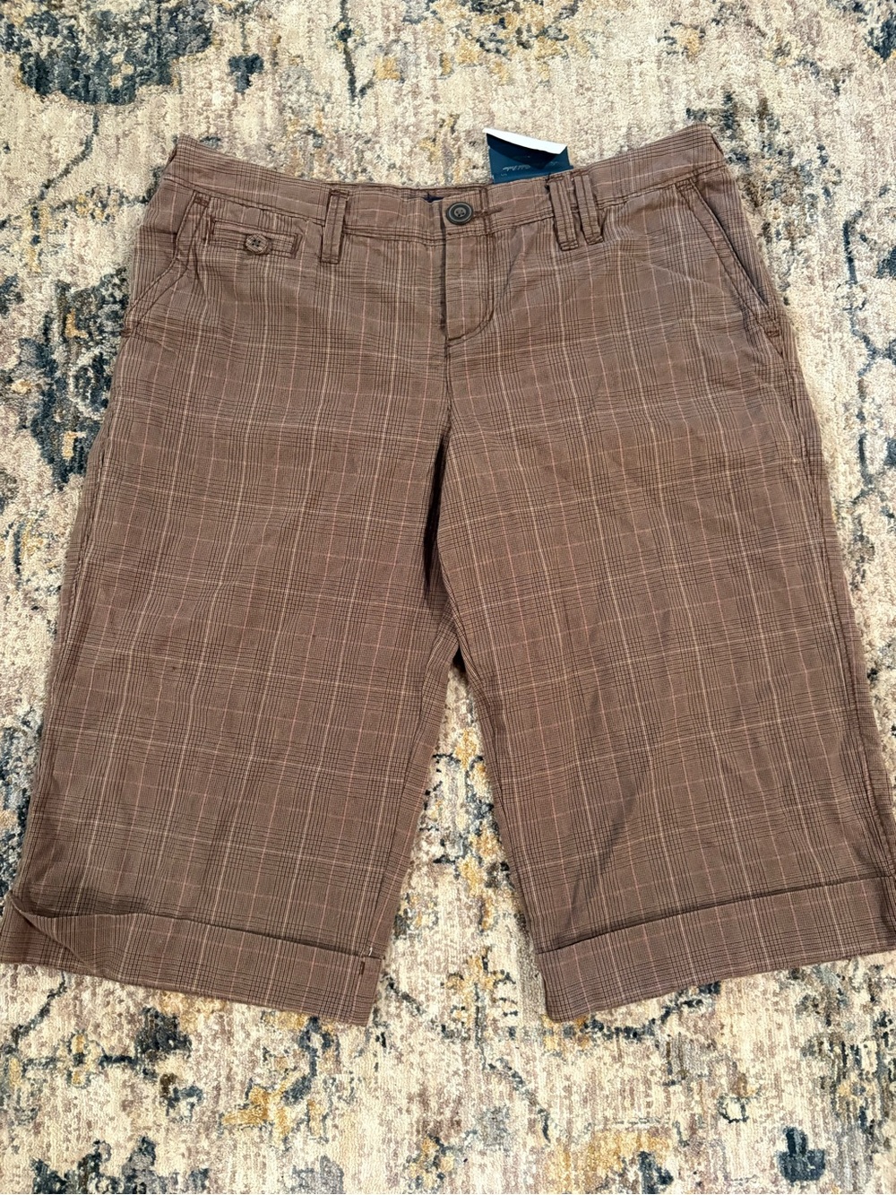 Y2K NWT Women’s American Eagle brown plaid shorts/capris  Size 10